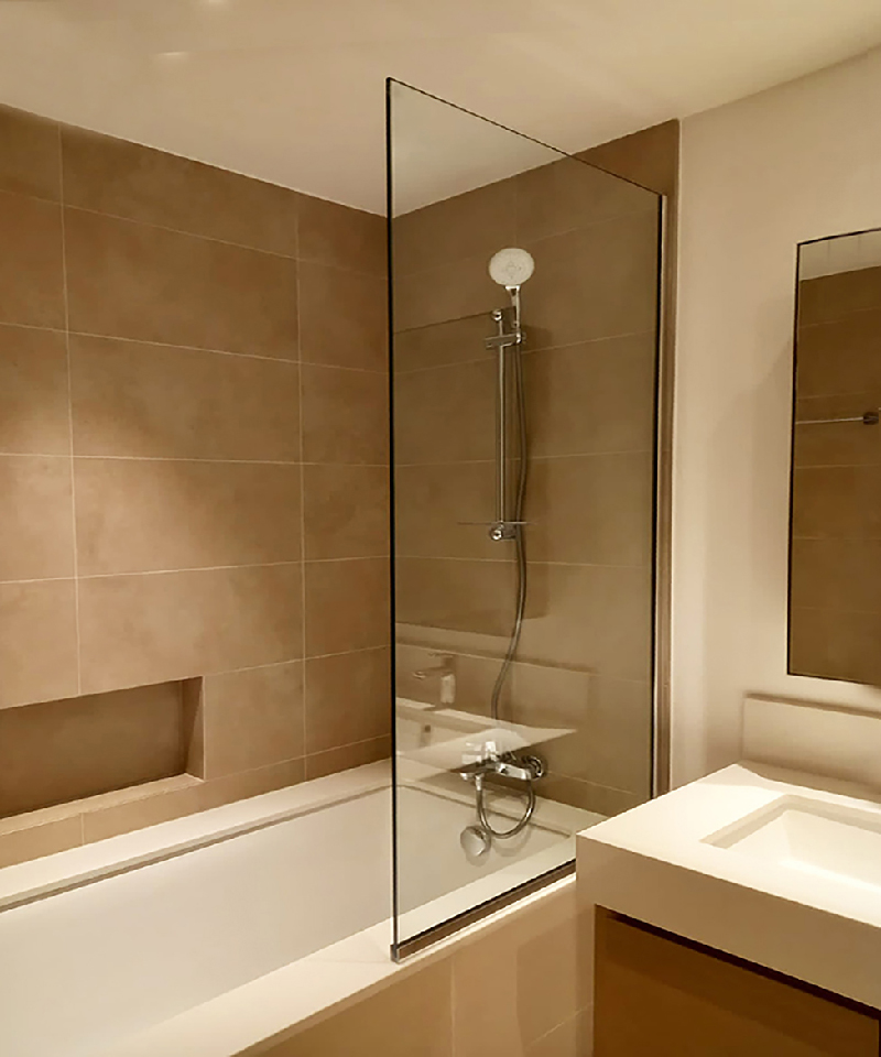 bathtub-shower-glass